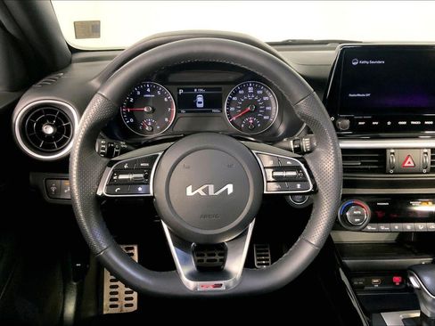 Used 2022 Kia Forte GT-Line w/ GT-Line Premium Package FWD image 5