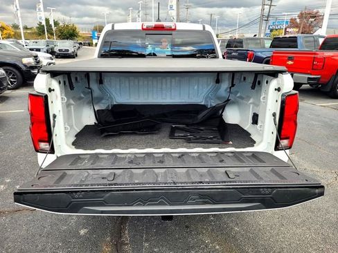 Used 2023 Chevrolet Colorado Z71 w/ Z71 Convenience Package 2 image 18