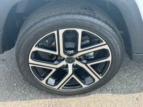 Certified 2025 Jeep Compass Limited AWD/4WD image 12
