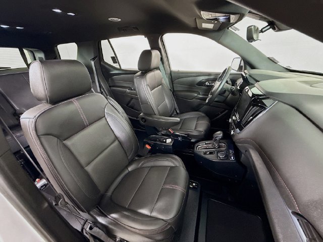 Used 2022 Chevrolet Traverse RS FWD image 24