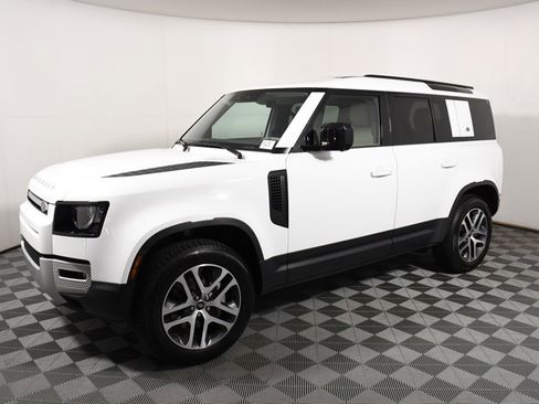 Used 2023 Land Rover Defender 110 SE image 2