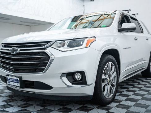 Used 2021 Chevrolet Traverse Premier w/ LPO, 'HIT The Road' Package AWD/4WD image 3