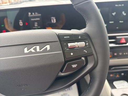 New 2026 Kia Sportage EX w/ EX Panoramic Sunroof Package image 30