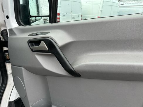 Used 2011 Mercedes-Benz Sprinter 2500 image 12