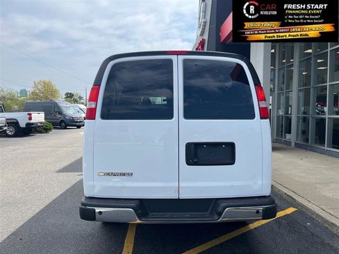 Used 2024 Chevrolet Express 3500 LT w/ LT Preferred Equipment Group image 7