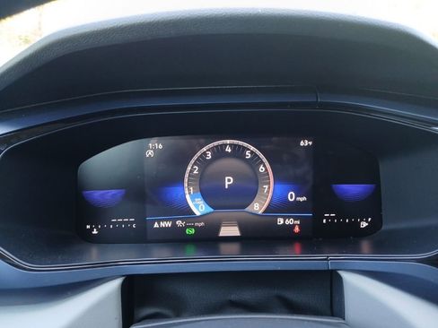 Used 2024 Volkswagen Taos SE image 17