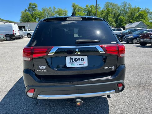 Used 2017 Mitsubishi Outlander SE AWD/4WD image 4