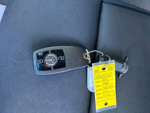 Used 2024 Mercedes-Benz Sprinter 2500 image 24