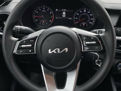 Used 2024 Kia Forte LXS w/ LXS Technology Package image 12