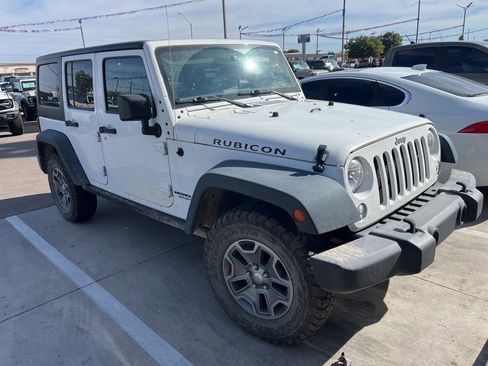 Used 2016 Jeep Wrangler Unlimited Rubicon w/ Connectivity Group image 12