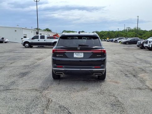 Used 2025 Buick Enclave Preferred AWD/4WD image 6
