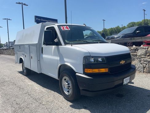 Used 2024 Chevrolet Express 3500 w/ Power Convenience Package RWD image 1