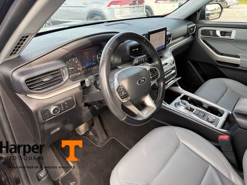 Used 2021 Ford Explorer XLT w/ Equipment Group 202A AWD/4WD image 14
