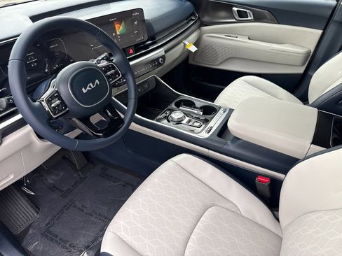 New 2026 Kia Carnival SX w/ SX Dark Edition Package image 9