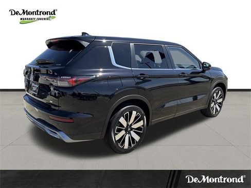 New 2025 Mitsubishi Outlander SE image 5