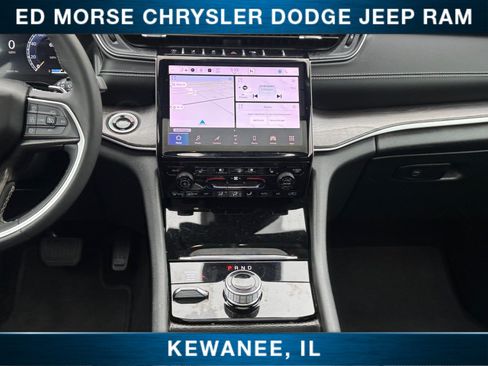 Used 2024 Jeep Grand Cherokee L Limited w/ Luxury Tech Group II AWD/4WD image 11