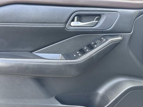 Certified 2023 Nissan Rogue SV w/ SV Premium B Package FWD image 19