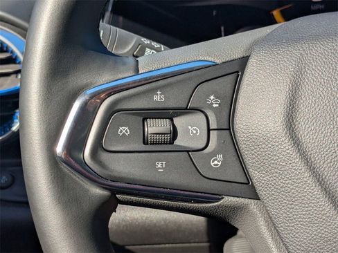 Used 2025 Chevrolet Trax LT w/ LT Convenience Package image 25