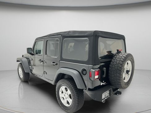 Used 2018 Jeep Wrangler Unlimited Sport S AWD/4WD image 4