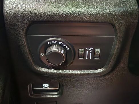 Used 2023 Jeep Grand Cherokee Altitude AWD/4WD image 42