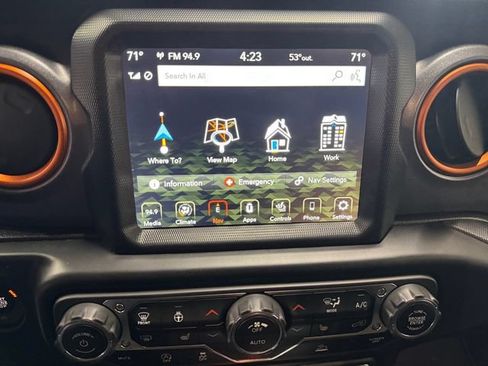Used 2021 Jeep Gladiator Mojave AWD/4WD image 14