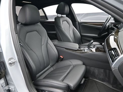 Used 2019 BMW 530i xDrive w/ Convenience Package image 31
