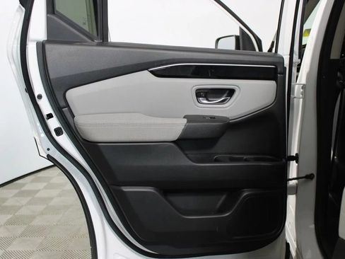 Used 2023 Honda Pilot LX image 18