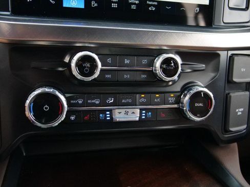 Used 2024 Ford F350 King Ranch AWD/4WD image 21