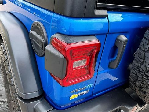 Used 2024 Jeep Wrangler Unlimited AWD/4WD image 31