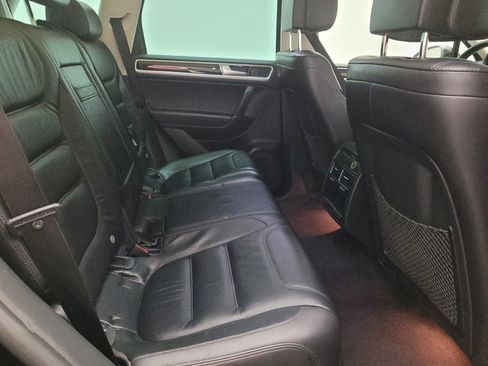 Used 2015 Volkswagen Touareg Lux AWD/4WD image 19