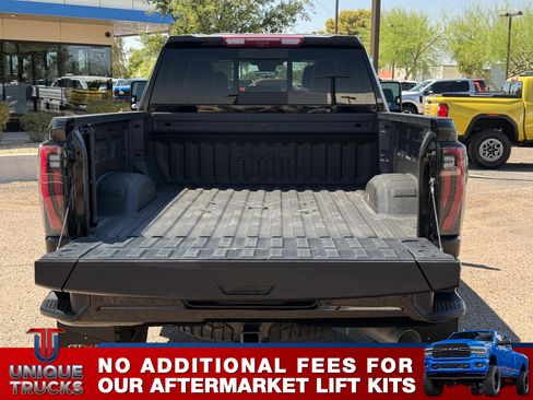 Used 2025 GMC Sierra 2500 AT4X AWD/4WD image 6