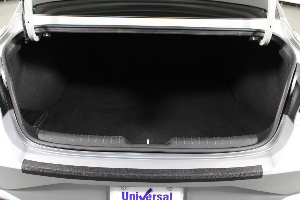 Certified 2022 Hyundai Elantra SEL FWD image 17