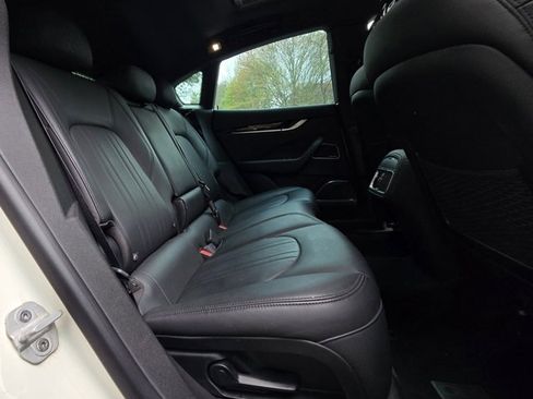 Used 2019 Maserati Levante image 23