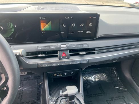 Used 2025 Kia K4 LXS image 18