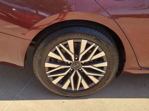 Certified 2024 Nissan Altima 2.5 SV image 6