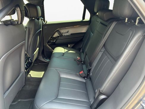 Used 2025 Land Rover Range Rover Sport SE AWD/4WD image 13