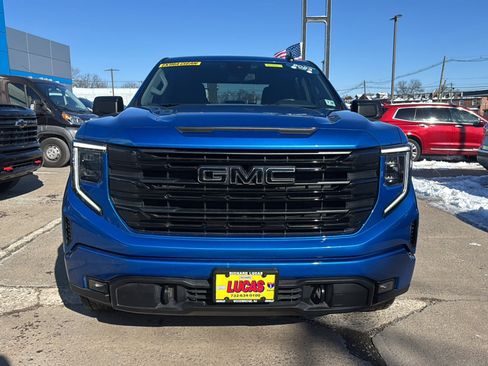 Used 2023 GMC Sierra 1500 Elevation image 3