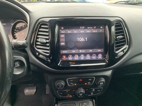 Used 2021 Jeep Compass Limited image 38