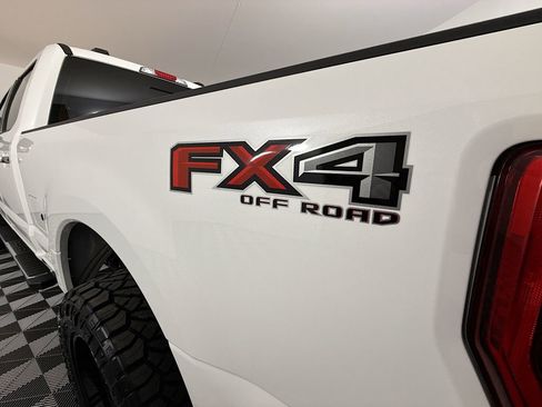 Used 2022 Ford F350 Lariat w/ Chrome Package AWD/4WD image 6