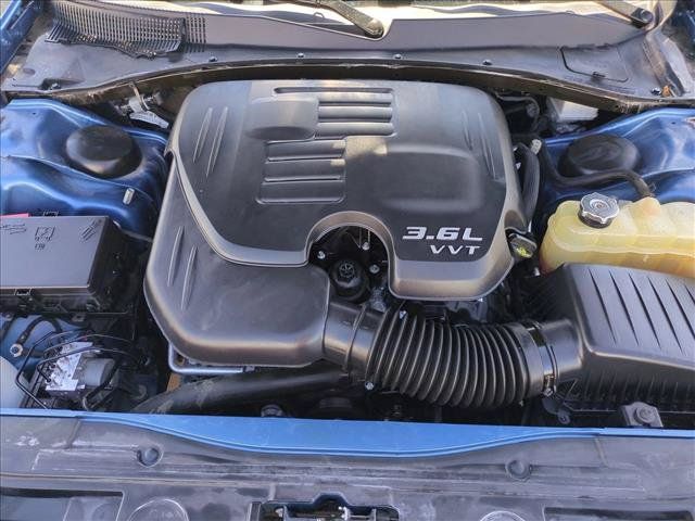 Used 2023 Chrysler 300 Touring w/ Sport Appearance Package RWD image 22
