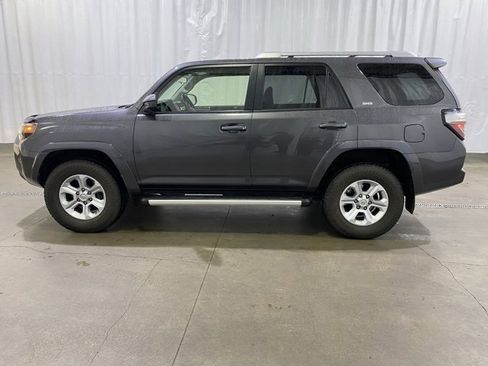 Used 2017 Toyota 4Runner SR5 image 7