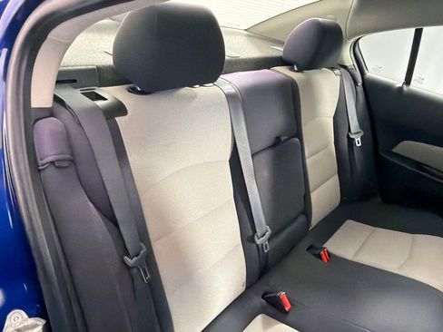 Used 2013 Chevrolet Cruze LS FWD image 19
