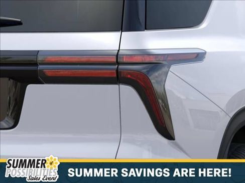 New 2026 Chevrolet Traverse LT w/ Sun and Wheel Package AWD/4WD image 11