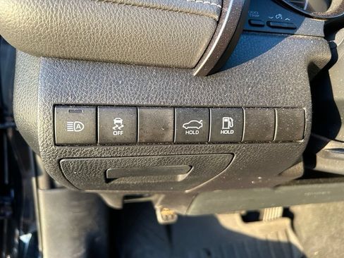 Certified 2023 Toyota Camry SE FWD image 19