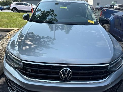 Used 2024 Volkswagen Tiguan SE R-Line AWD/4WD image 7