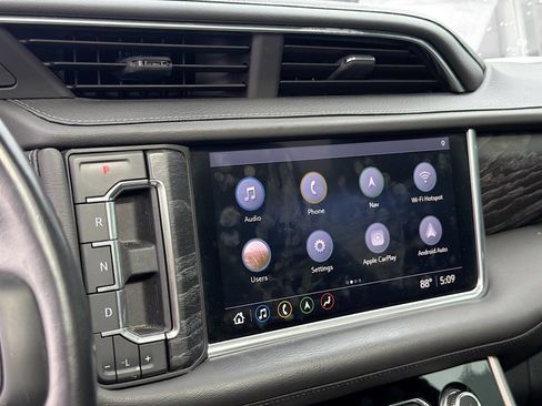 Used 2021 GMC Yukon Denali w/ Denali Premium Package RWD image 15