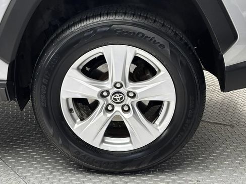 Used 2021 Toyota RAV4 XLE FWD image 6