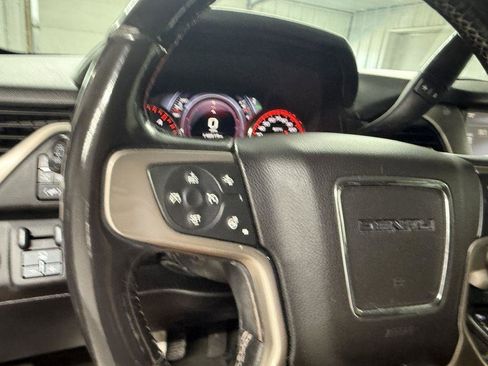 Used 2015 GMC Yukon Denali w/ Premium Package AWD/4WD image 18