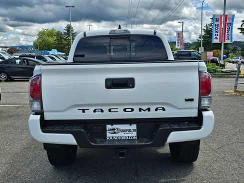 Used 2022 Toyota Tacoma TRD Sport w/ Black Out Package (TMS) AWD/4WD image 6