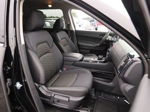 Used 2025 Nissan Pathfinder SV FWD image 27